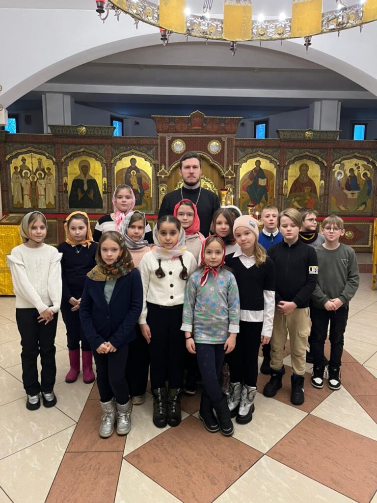 Экскурсия школьников в храм блаженной Матроны Московской в Дмитровском