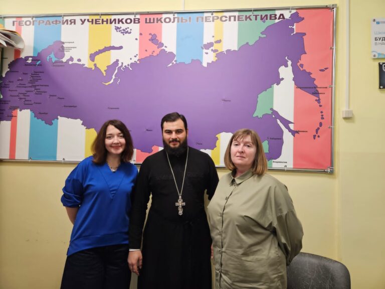Клирик храма Рождества Христова в Черкизове провел рабочую встречу с руководством школы «Перспектива»