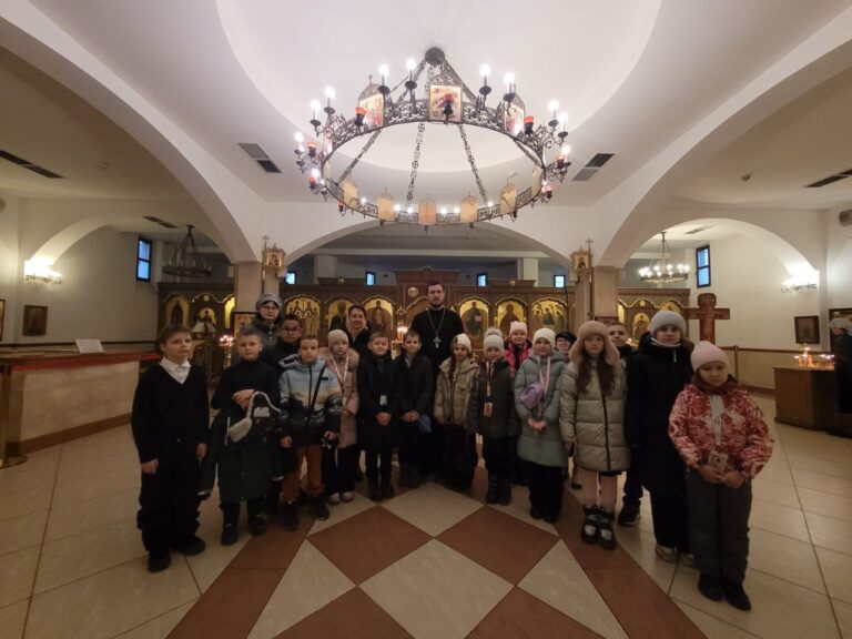 Экскурсия школьников в храм святой блаженной Матроны Московской в Дмитровском