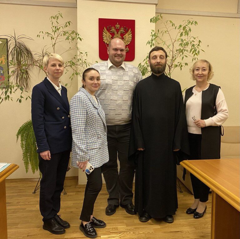 Ответственный за образовательную деятельность в Западном Дегунине встретился с руководством ГБОУ «Школа №2100»