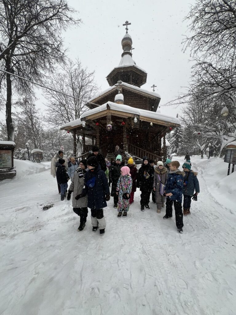 Школьники посетили храм святого великомученика Георгия Победоносца в Коптево